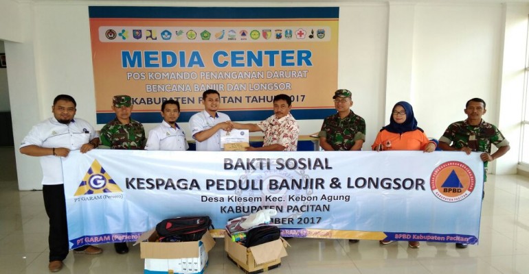 Pemberian Bantuan Kepada Korban Bencana Alam Kabupaten Pacitan Oleh PT.Garam (Persero) melalui Kespaga